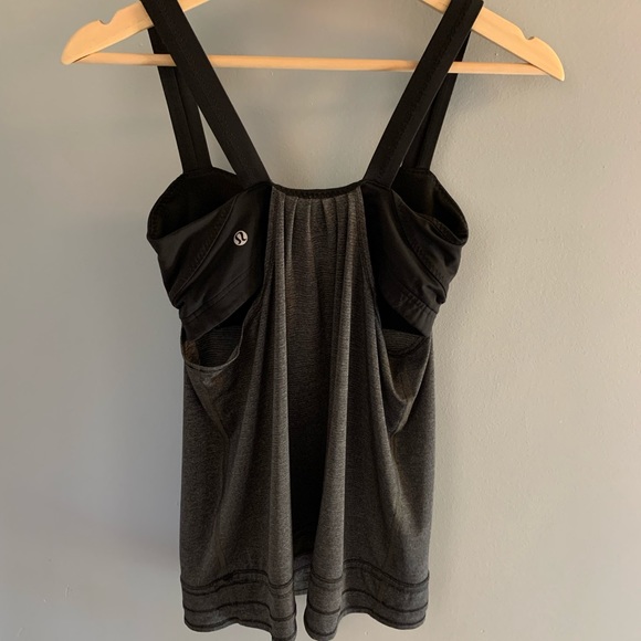 Lululemon back on track tank size 6 - Picture 2 of 2
